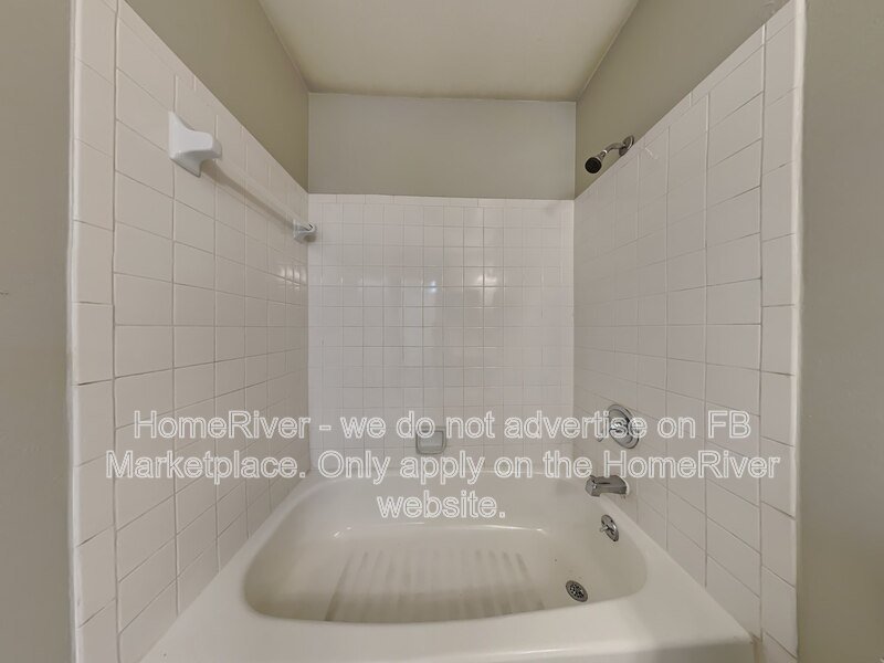 Move In Ready! - 681 W ROSEWOOD LN TAVARES FL 32778 property image