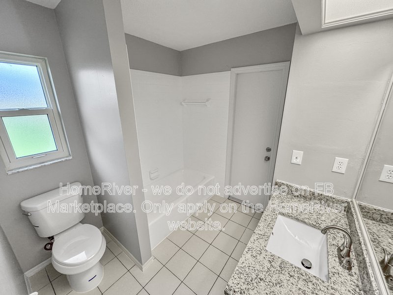 Available Now! 12 Charleston Cir, Englewood, FL 34223 property image