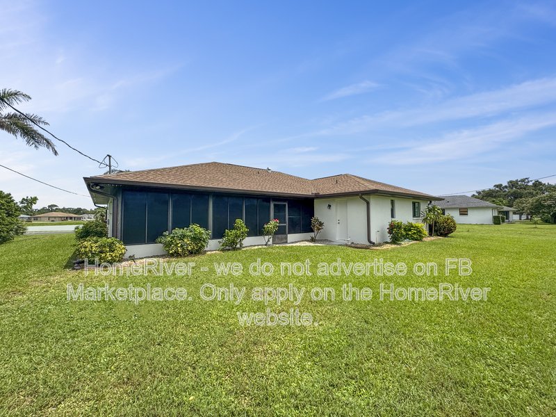 Available Now! 12 Charleston Cir, Englewood, FL 34223 property image