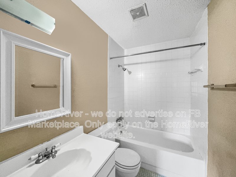 Now Available! - 4016 Cortez Dr Apt D, Tampa property image