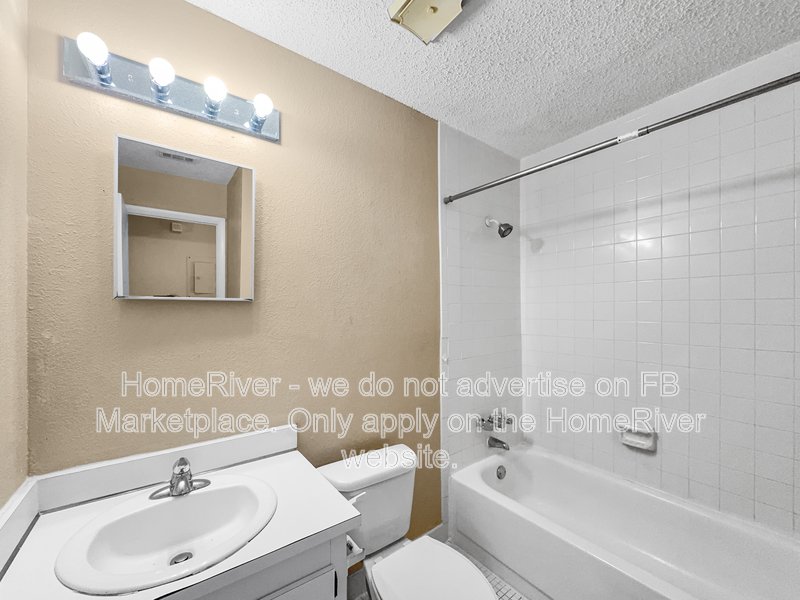 Now Available! - 4016 Cortez Dr Apt D, Tampa property image