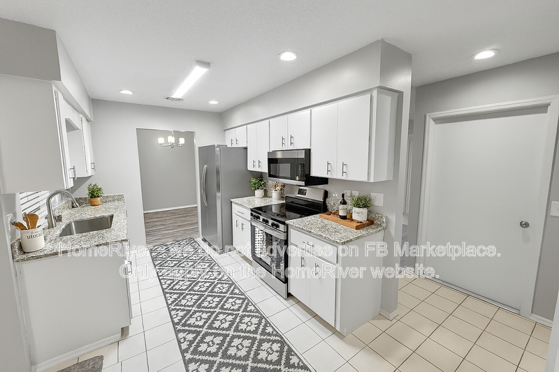 Available Now! 12 Charleston Cir, Englewood, FL 34223 property image