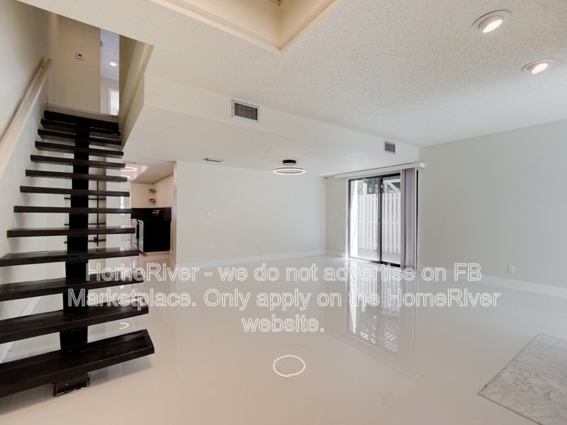 Move In Ready! -  2455 W Palm Dr. Tampa, FL 33629 property image