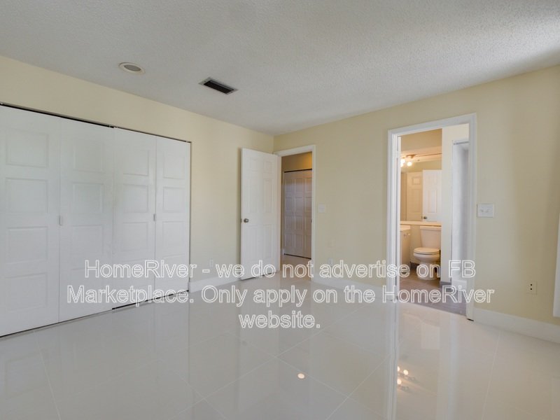 Move In Ready! -  2455 W Palm Dr. Tampa, FL 33629 property image