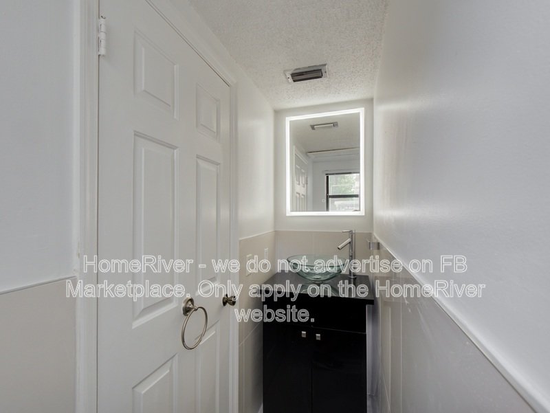 Move In Ready! -  2455 W Palm Dr. Tampa, FL 33629 property image