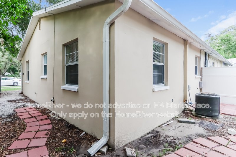 Available Now! 1283 Palm St B, Clearwater FL 33755 property image