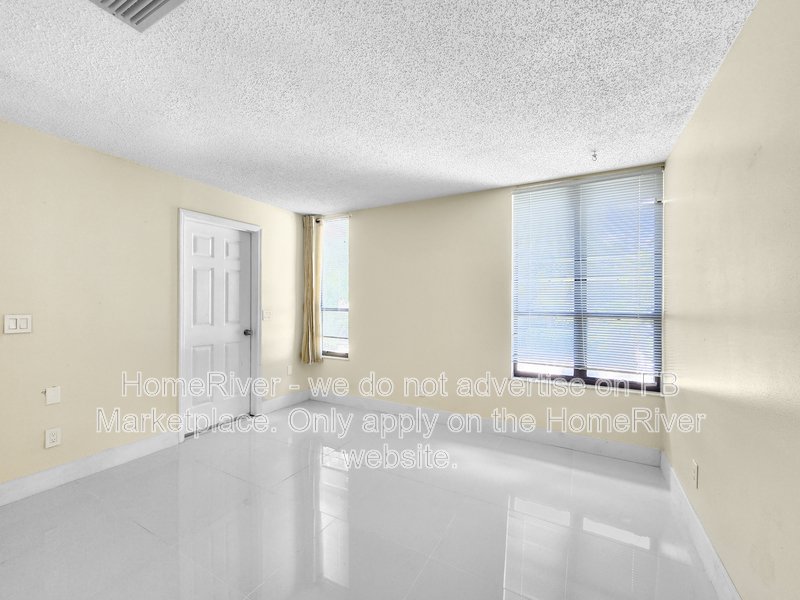 Move In Ready! -  2455 W Palm Dr. Tampa, FL 33629 property image