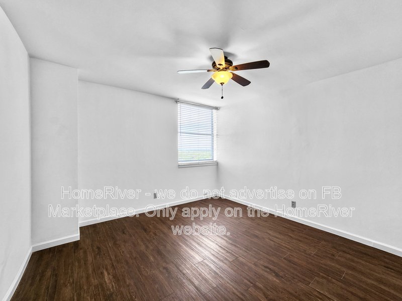 Move In Ready! - 4015 Bayshore Blvd unit 15 E Tampa, FL 33611 property image