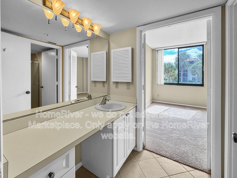 Do not miss out!1945 Gulf Of Mexico Dr Apt M2-107, Longboat Key FL 342 property image