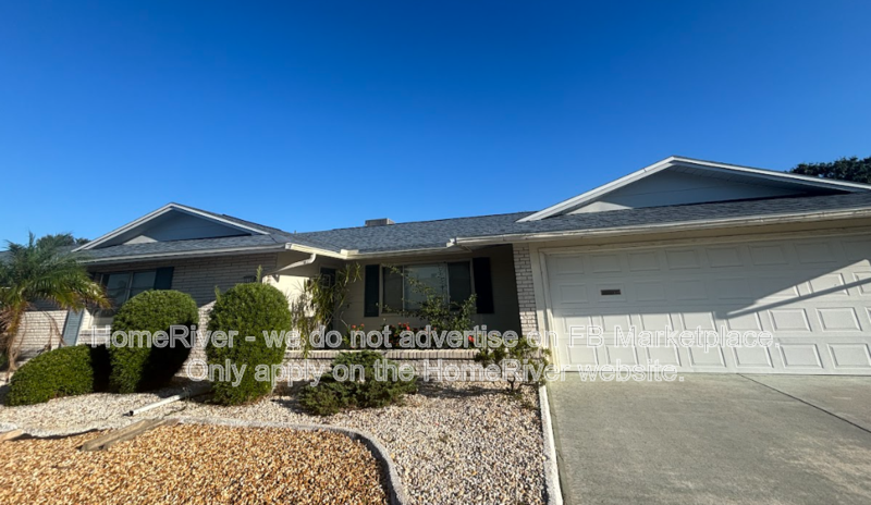 3BR Golf Course Home in 55+ Sun City Center | Lawn Care Included property image