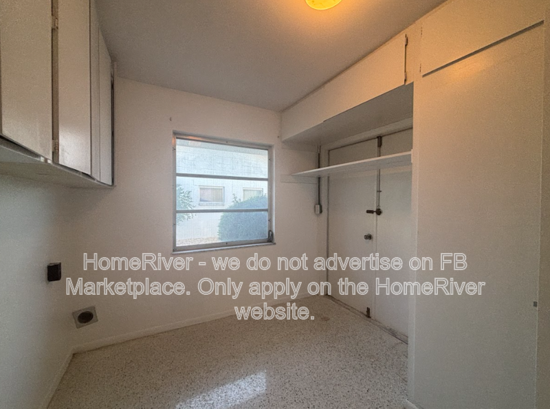3BR Golf Course Home in 55+ Sun City Center | Lawn Care Included property image