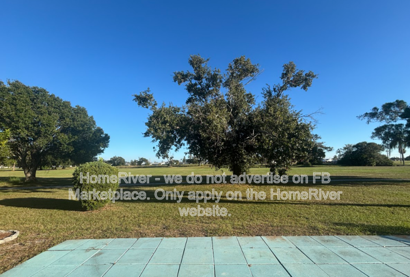 3BR Golf Course Home in 55+ Sun City Center | Lawn Care Included property image