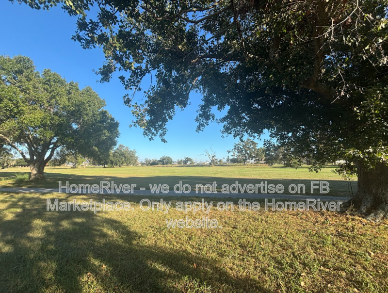 3BR Golf Course Home in 55+ Sun City Center | Lawn Care Included property image