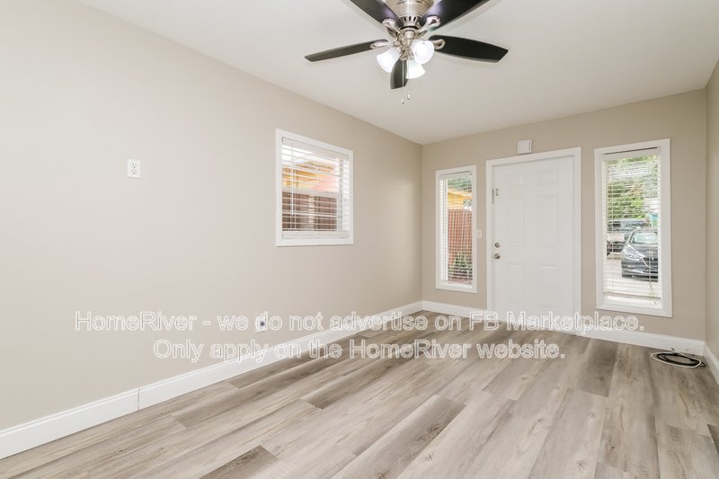 Available Now! 1203 1/2 Sheridan Rd, Clearwater FL 33755 property image