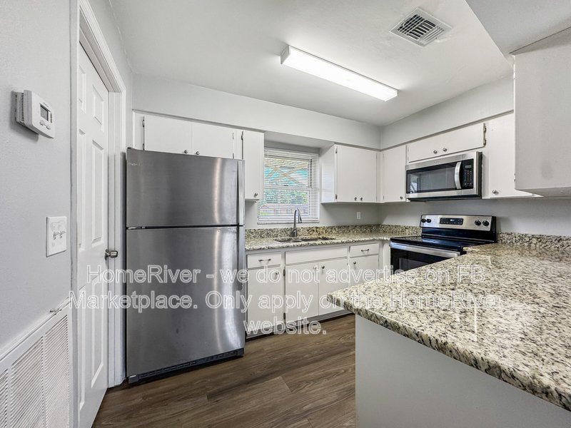 Available Now! 7104 SPRING HILL DR, SPRING HILL FL 34606 property image