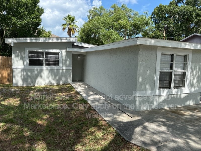 Available Now! 6411 S RICHARD AVE, TAMPA FL 33616 property image