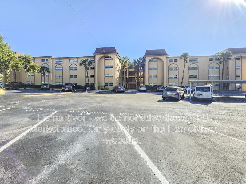 Move In Ready! - 2525 W Bay Dr Apt B42, Belleair Bluffs FL 33770 property image