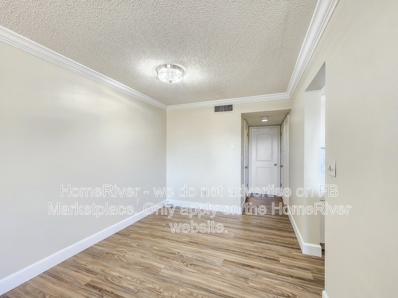 Move In Ready! - 2525 W Bay Dr Apt B42, Belleair Bluffs FL 33770 property image