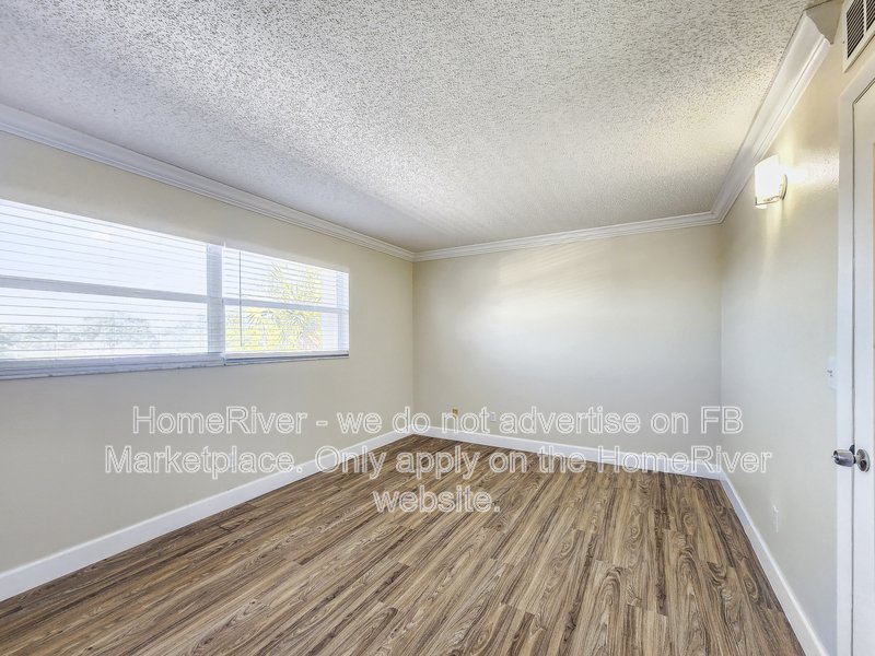 Move In Ready! - 2525 W Bay Dr Apt B42, Belleair Bluffs FL 33770 property image