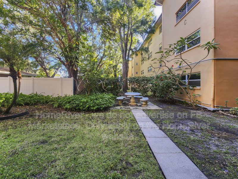 Move In Ready! - 2525 W Bay Dr Apt B42, Belleair Bluffs FL 33770 property image