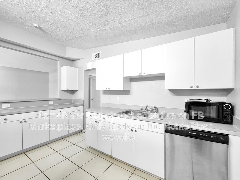 Lovely 3 bedroom 2 bath available Now!!! property image