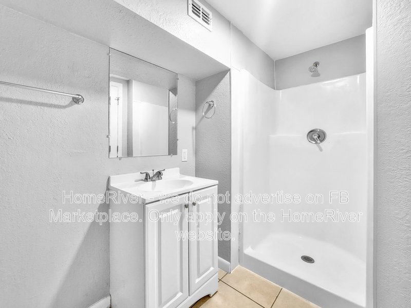 Lovely 3 bedroom 2 bath available Now!!! property image