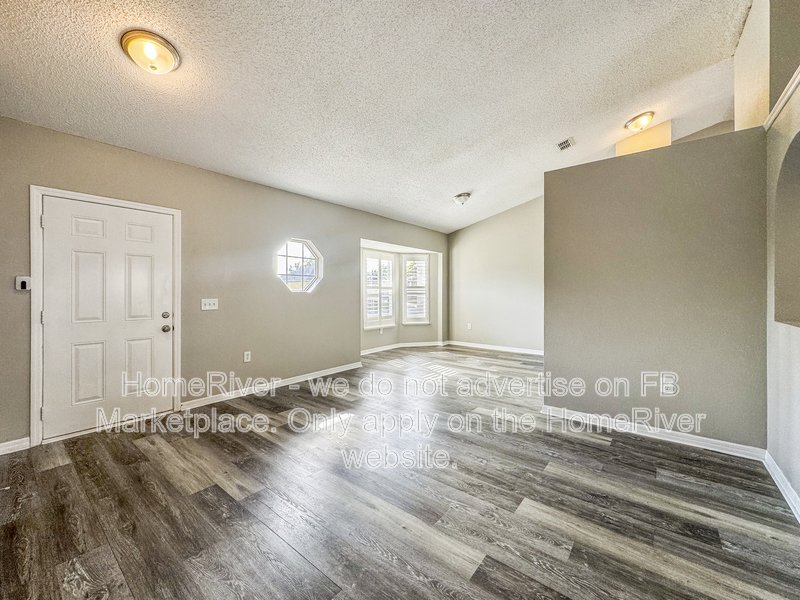 Pet Friendly! 3 bed/2 bath 2 car garage property image