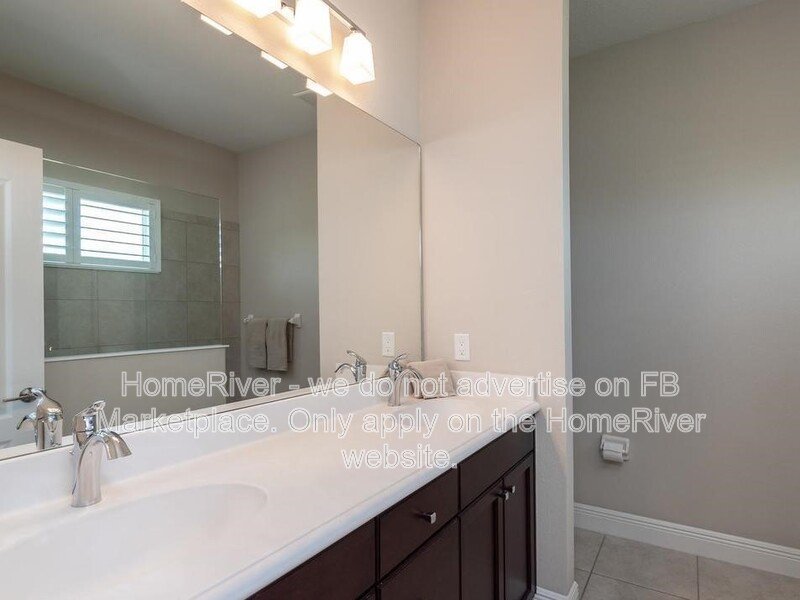 Move In Ready! - 12143 Longview Lake Cir, Bradenton FL 34211 property image