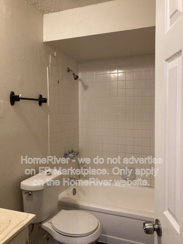 Do Not Miss Out! - 905 63rd Ave W Bradenton, FL 34207 property image