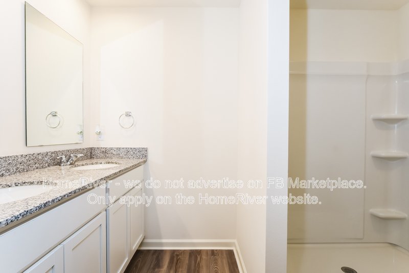 Available Now! Amazing 3 bedroom, 2 bathroom home! property image