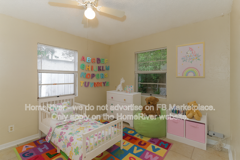 Available Now! 1283 Palm St B, Clearwater FL 33755 property image