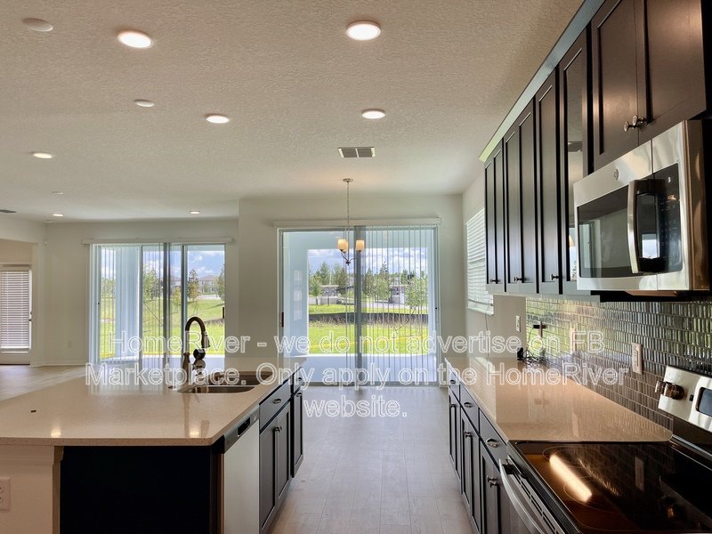 Move In Ready! - 10701 New Morning Dr Tampa, FL 33647 property image