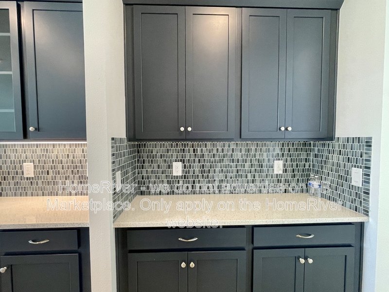 Move In Ready! - 10701 New Morning Dr Tampa, FL 33647 property image