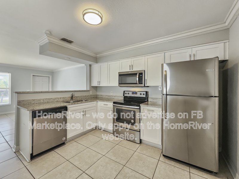 Available Now! 3 bed 2 bath South Tampa Home property image