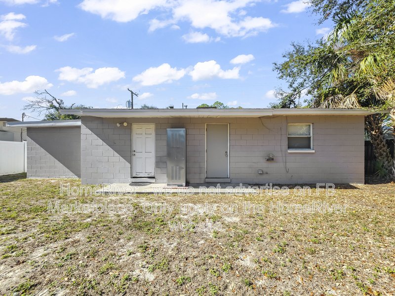 Available Now! 3 bed 2 bath South Tampa Home property image