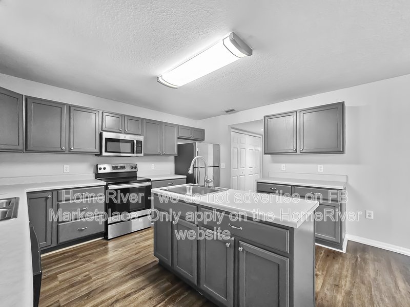 Available Now! Amazing 4 bed 3.5 bath home! property image