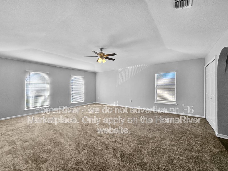 Available Now! Amazing 4 bed 3.5 bath home! property image