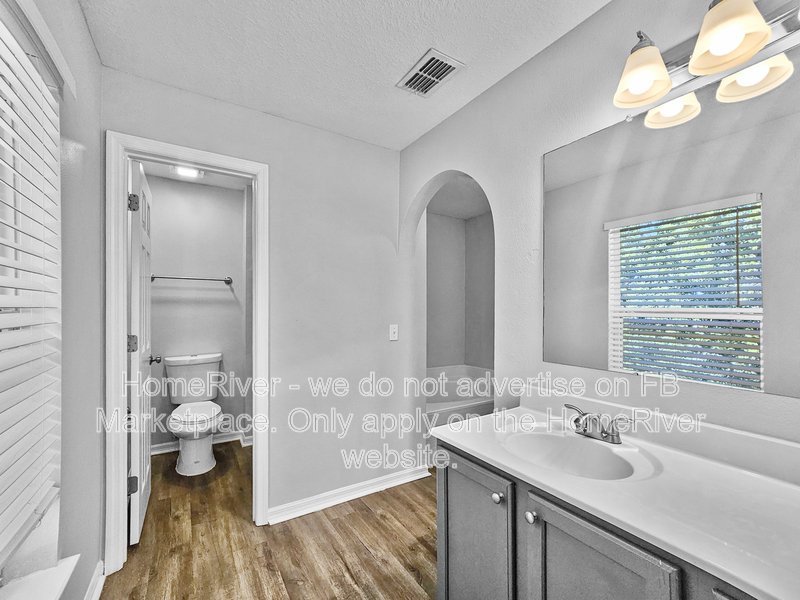 Available Now! Amazing 4 bed 3.5 bath home! property image