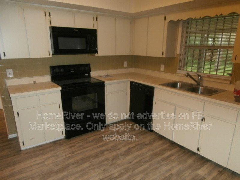 Apply Now!!! 4720 Montauk St property image