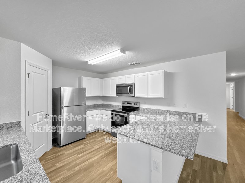 Available Now! Pet Friendly| Covered Front Porch property image