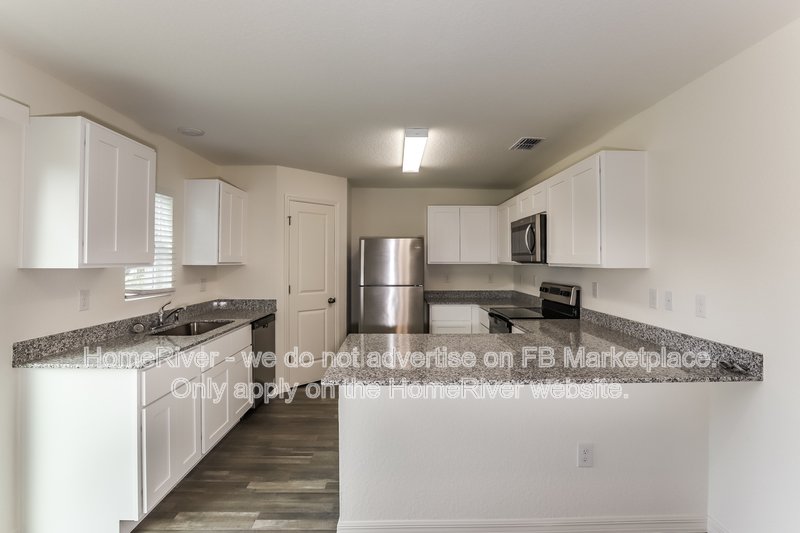Available Now| Pets Welcome| 2 Car Garage| 3 Beds property image