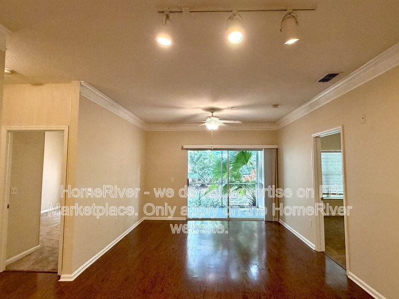 Pet Friendly | screened Porch | LVP Flooring | In-unit W/D | Comm Pool property image