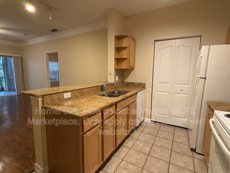 Pet Friendly | screened Porch | LVP Flooring | In-unit W/D | Comm Pool property image