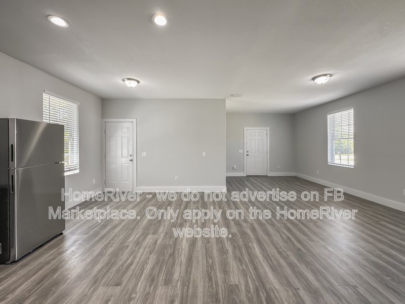 Available Now| Attached Garage | Pets Welcome property image