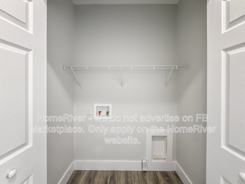 Available Now| Attached Garage | Pets Welcome property image