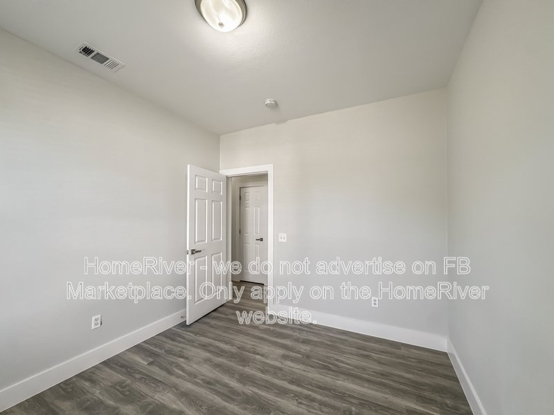 Available Now| Attached Garage | Pets Welcome property image