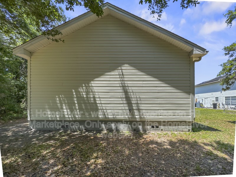 Available Now| Attached Garage | Pets Welcome property image