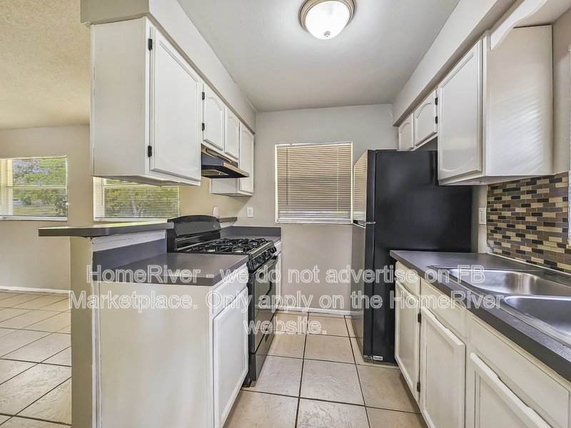 1550 Wright Drive: Pets Welcome | Covered Front Porch | 1 Car Garage property image