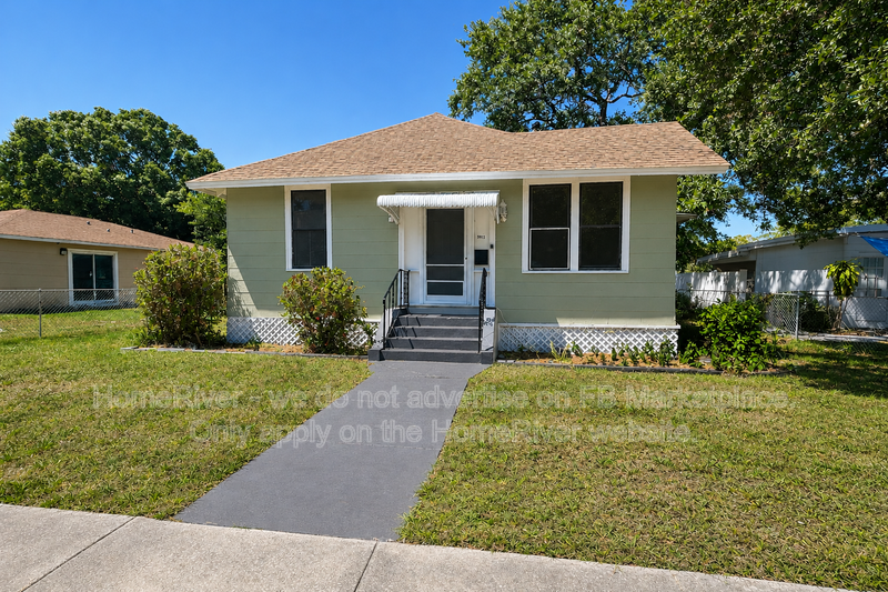 Detached Garage | W/D included | Large Yard | Tile Flooring property image