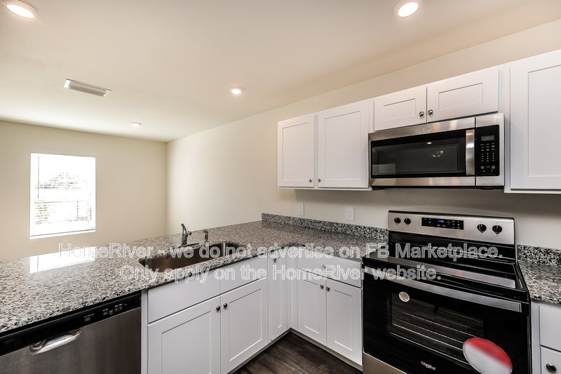 Available Now | Pets Welcome |  3 Beds | 2 Car Garage property image